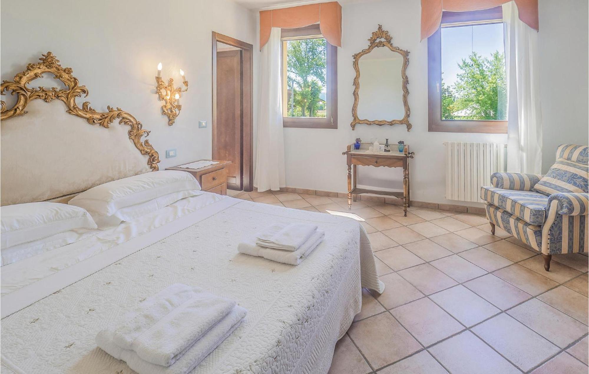 Awesome Home In Ariano Nel Polesine With Kitchen San Basilio Экстерьер фото